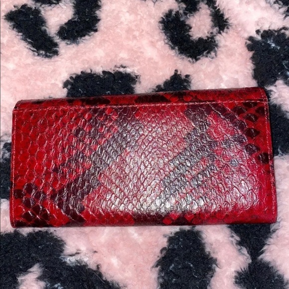 Michael Kors purse with matching wallet - Picture 5 of 7